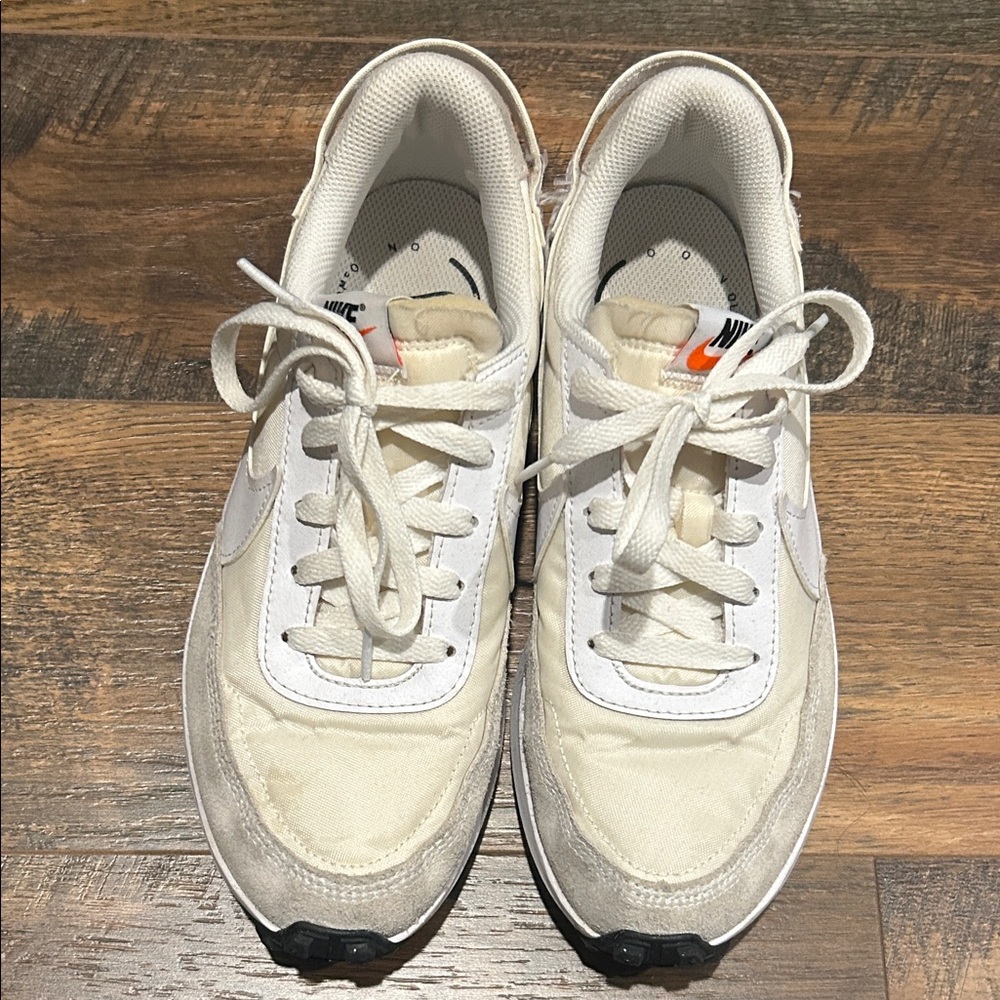 Nike waffle debut Off-White and Beige Sneakers sz 8
